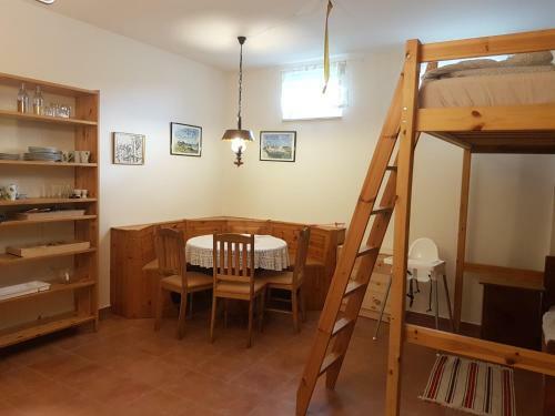 Artemis Farm Apartment4