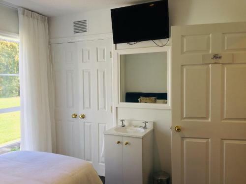 64 Mandalea B&B