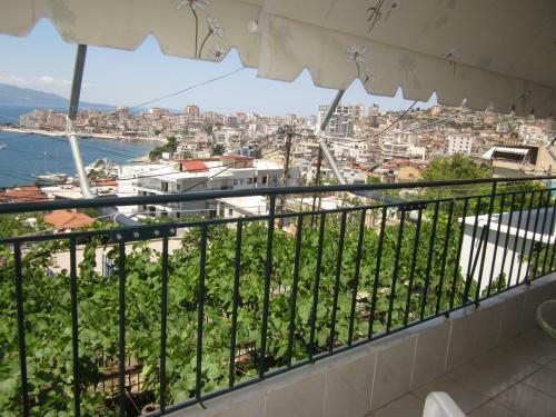 Hostal Guest House And Tavern Leo