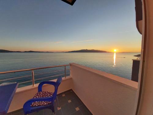 Sunset By The Sea Apartments - Private Beach