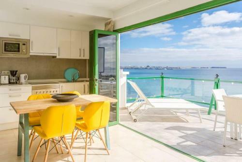Sea Breeze Ocean View Apartment