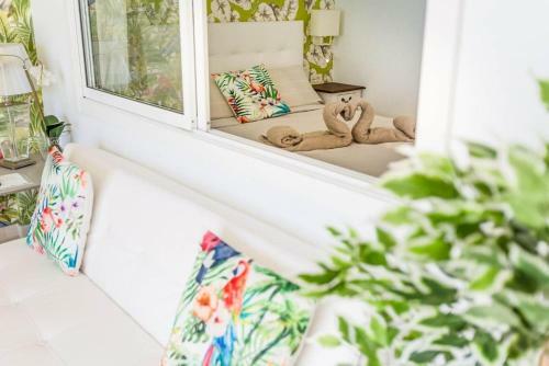 Sea Breeze Ocean View Apartment
