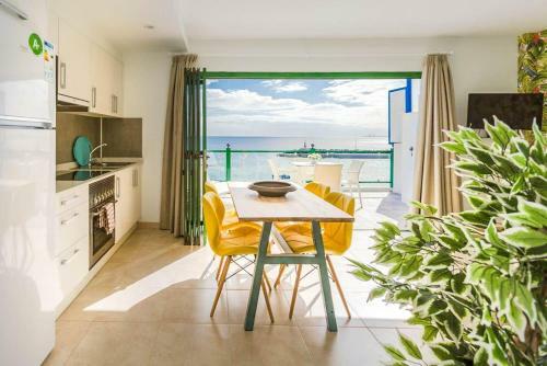 Sea Breeze Ocean View Apartment