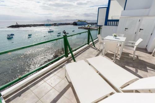 Sea Breeze Ocean View Apartment