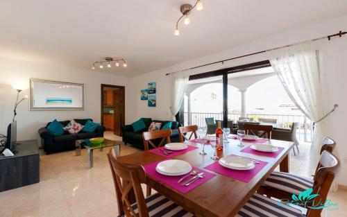 Stunning 3-bed Villa In Playa Blanca