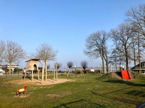 Albergue Bed And Breakfast De Biesbosch - In 't Riet