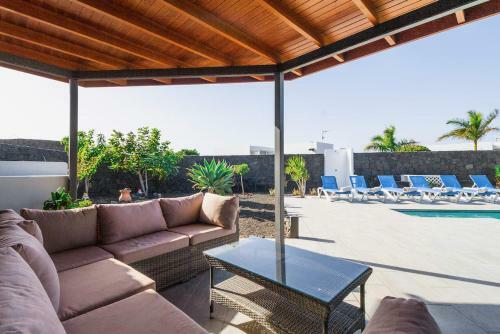 3 Bedroom Villa Pool Short Walk From Papagayo Beach