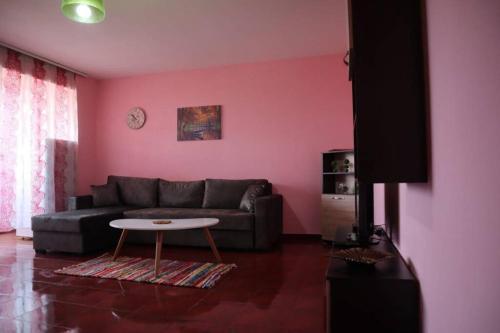 Cozy Apartment 2