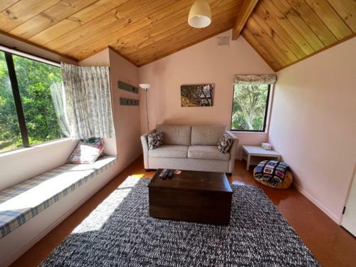 Tui's Grove - Onemana Holiday Home