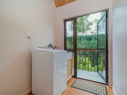 Tui's Grove - Onemana Holiday Home