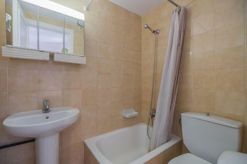 Beachfront Apartment With Sea Views And Free Wifi