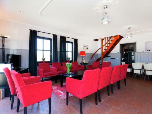 Villa Gorgeous Mansion In Asten Near Forest