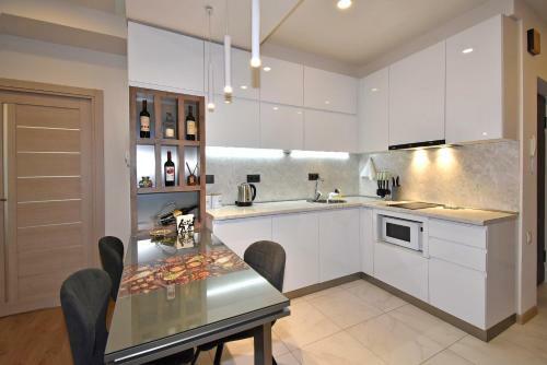 Home4you City Center Apartments