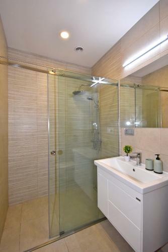 Home4you City Center Apartments