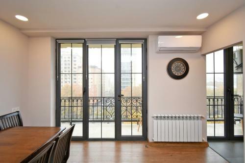 Lovely 2-bedroom Apartment With Fantastic View