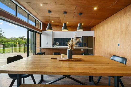 Kapiti Heights - Otaki Beach Holiday Home