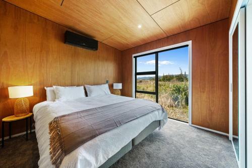 Kapiti Heights - Otaki Beach Holiday Home