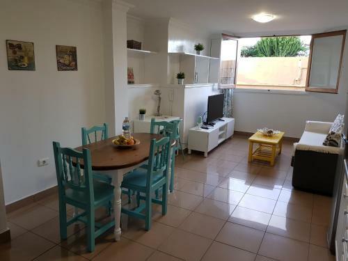 Apartamento C�ntrico, Amplio Y Con Balc�n Cerca Del Mar