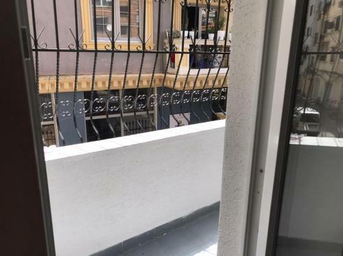 Apartamento Cozy Apt. 1 Min Walk From Square/tirane Centre