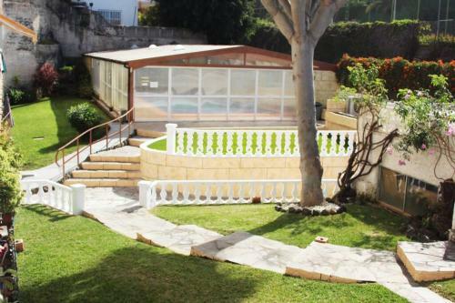 Relajante Apartamento Con Terraza Y Piscina