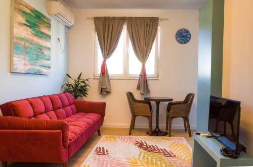 Bright Apartment Close To City Center