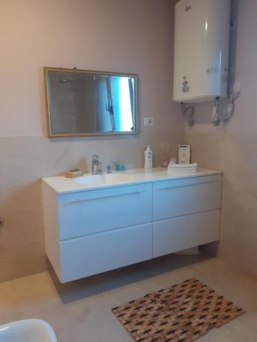 Lake View Apartment 2