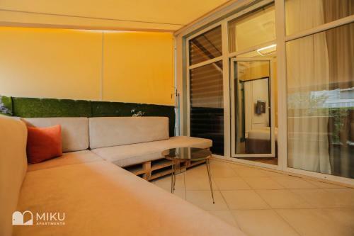 Miku Apartment-perfect 1bd At Komuna E Parisit