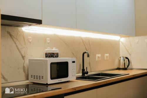 Miku Apartment-perfect 1bd At Komuna E Parisit