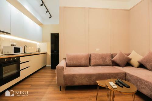 Miku Apartment-perfect 1bd At Komuna E Parisit