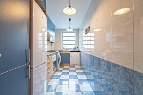 C�lido Apartamento Con Piscina En Barcelona