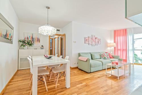 C�lido Apartamento Con Piscina En Barcelona