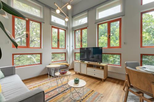 Art Deco & Modern Apt With Rooftop In Condesa!