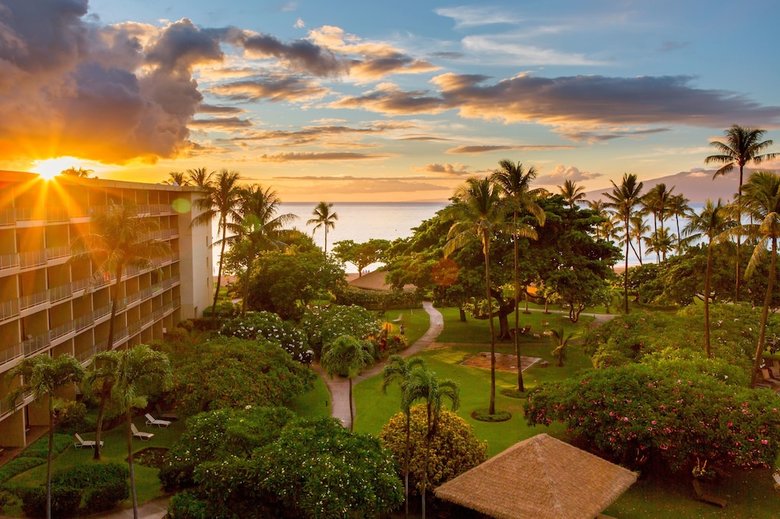 Kaanapali Beach Hotel
