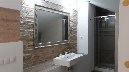 Apartamento Puerta Alameda Suites