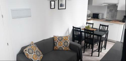 Apartamento Puerta Alameda Suites