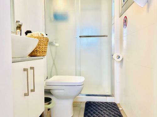 Apartamento Panoramic Seaside Getaway, 2-br Penthouse