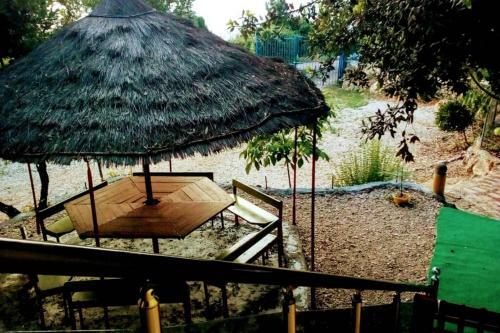 Spacious Beach House, Best View In Radhima, Kanul