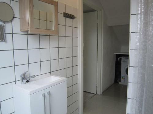 Cozy Holiday Home In Spijk With Meadow View