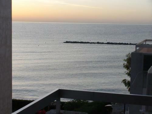 Apartamento Lordos Sea Front-private Flat On The Beach