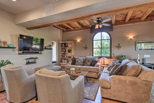 Main Home And Casita With Rooftop Deck And Patio
