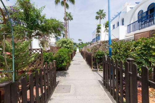 Bungalow With Terrace Near The Beach