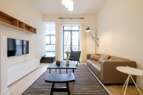 Fabulous Apartments In Ch�telain Area