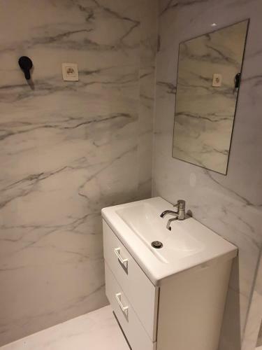 Hostal B96 Suites