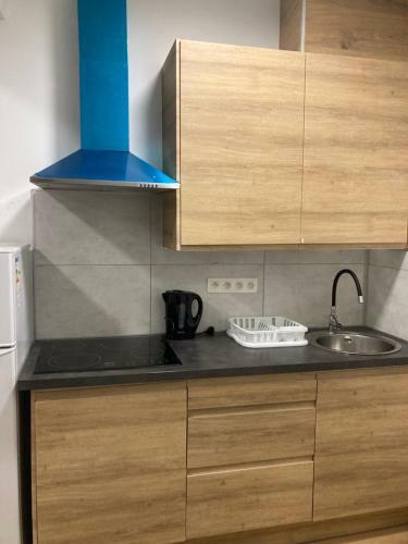 Apartamento Superbe Studio Au 1er �tage, Proche de La Gare Du Midi