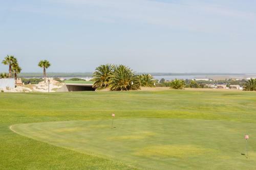 Bonito Apartamento En Campo de Golf Con Piscina