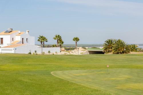 Bonito Apartamento En Campo de Golf Con Piscina