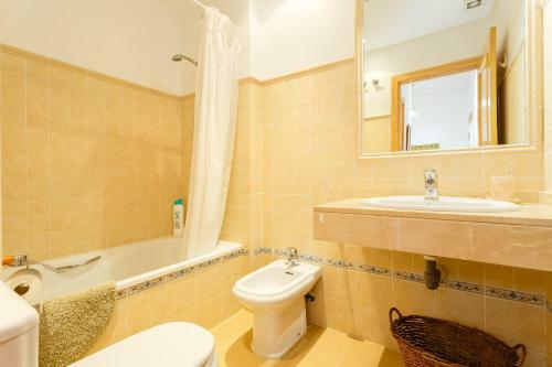 Bonito Apartamento En Campo de Golf Con Piscina