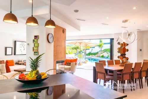Villa Rueda With Heated Pool, Hot Tub And Great Views