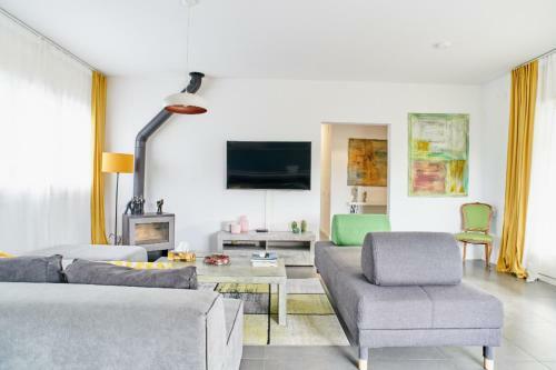Jewel Home