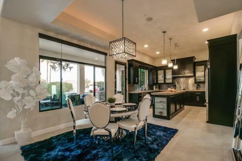 Luxury Contemporary Sanctuary W Pool And Views